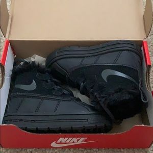 Nike toddler snow boots